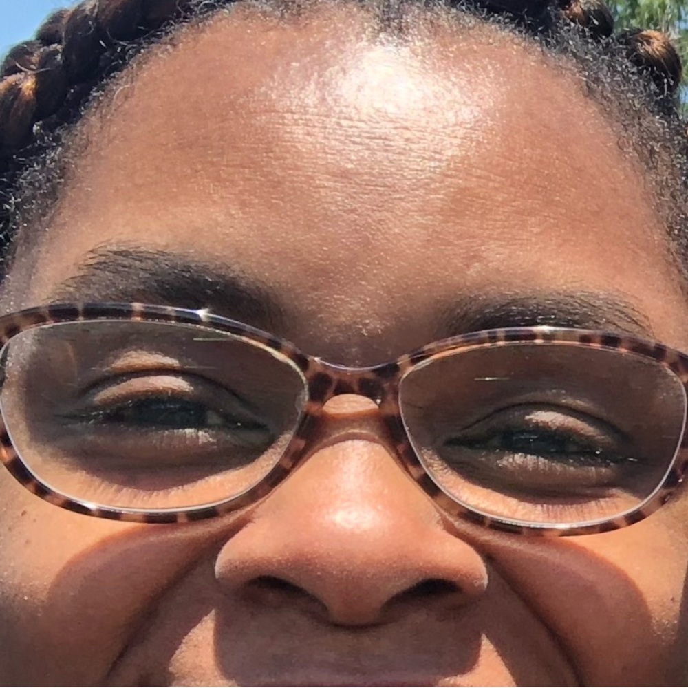 Meet your Posher, Monica